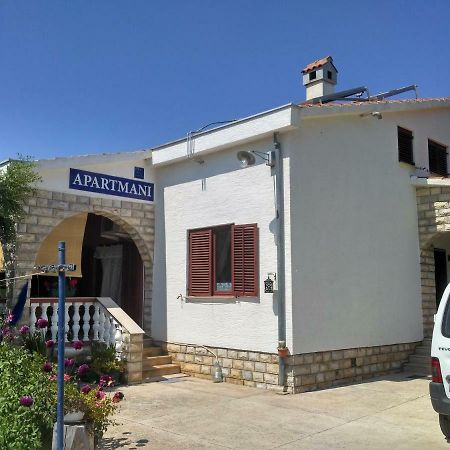 Apartmani Tonica ซูโกชัน ภายนอก รูปภาพ