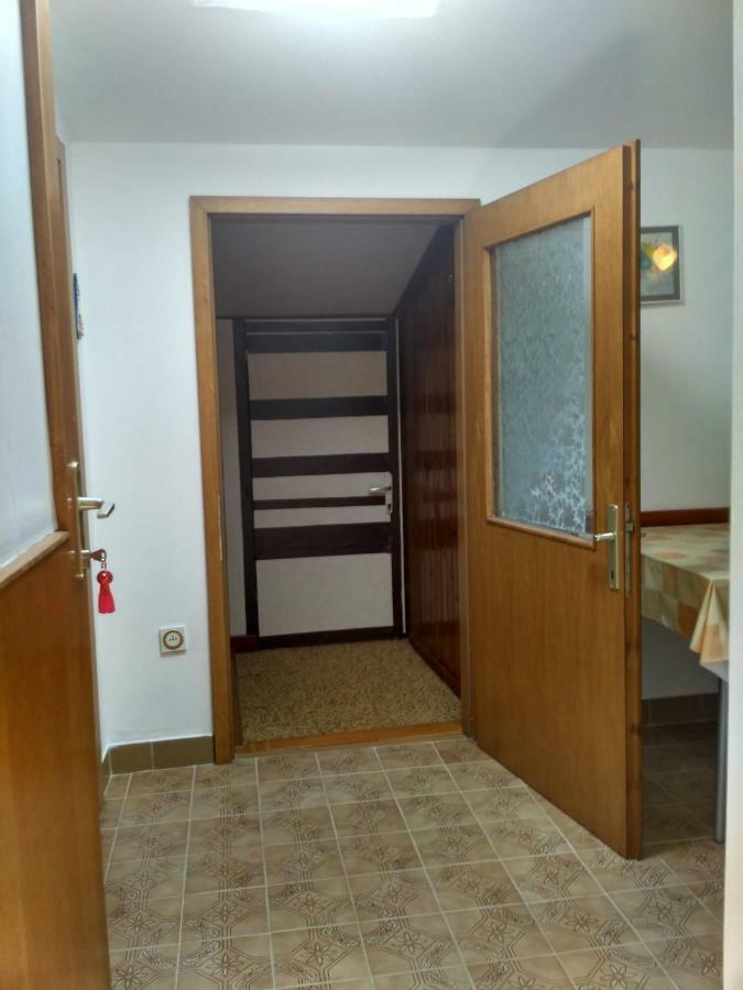Apartmani Tonica ซูโกชัน ภายนอก รูปภาพ