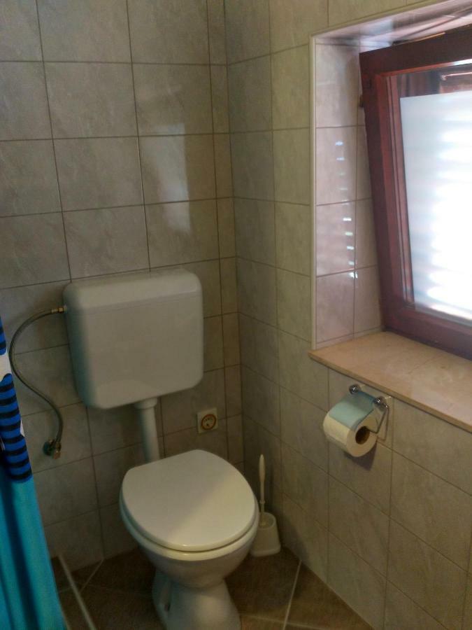 Apartmani Tonica ซูโกชัน ภายนอก รูปภาพ