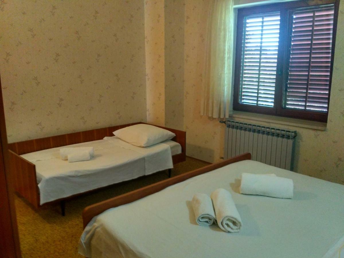 Apartmani Tonica ซูโกชัน ภายนอก รูปภาพ