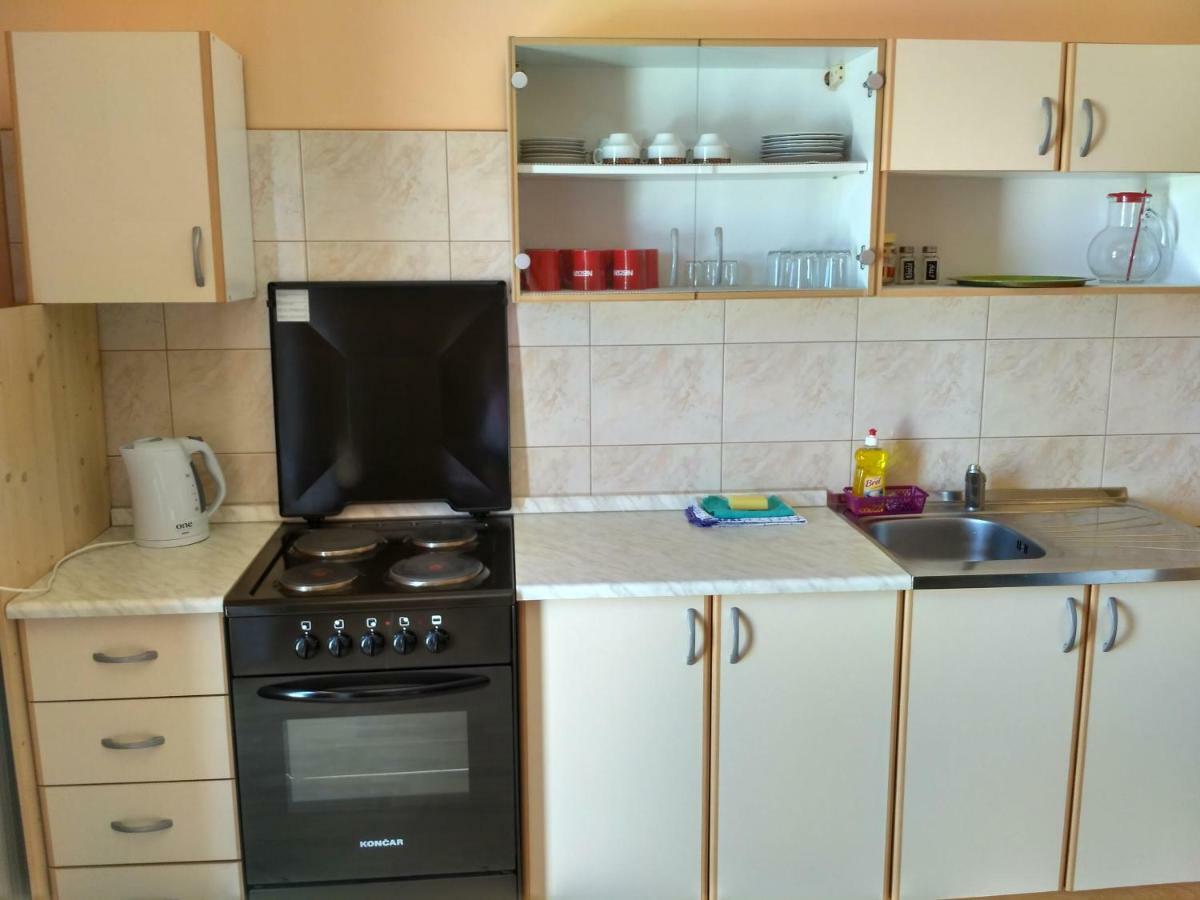 Apartmani Tonica ซูโกชัน ภายนอก รูปภาพ