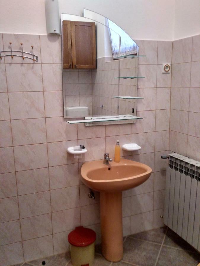Apartmani Tonica ซูโกชัน ภายนอก รูปภาพ