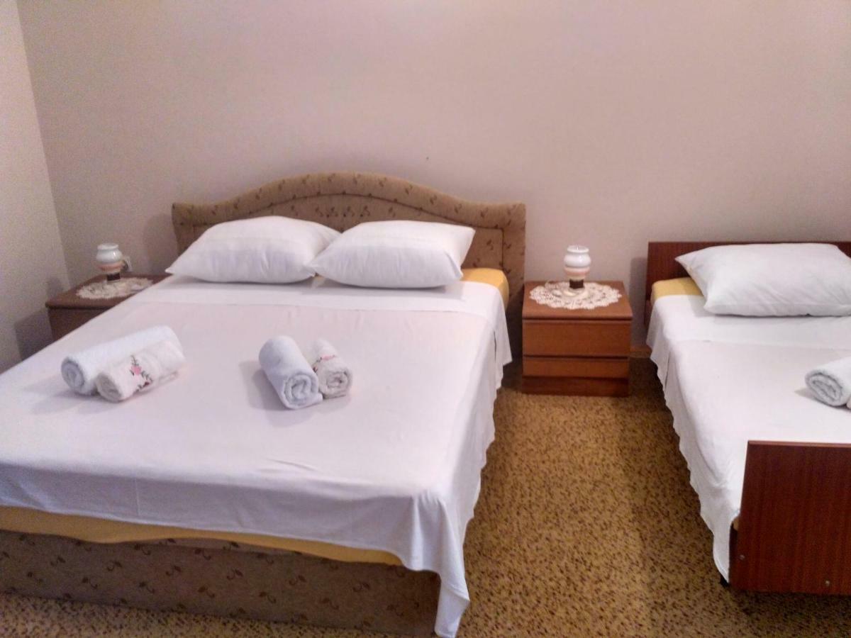 Apartmani Tonica ซูโกชัน ภายนอก รูปภาพ