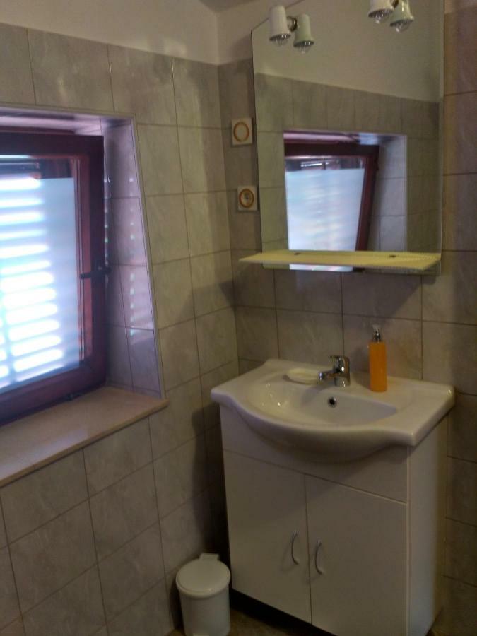 Apartmani Tonica ซูโกชัน ภายนอก รูปภาพ