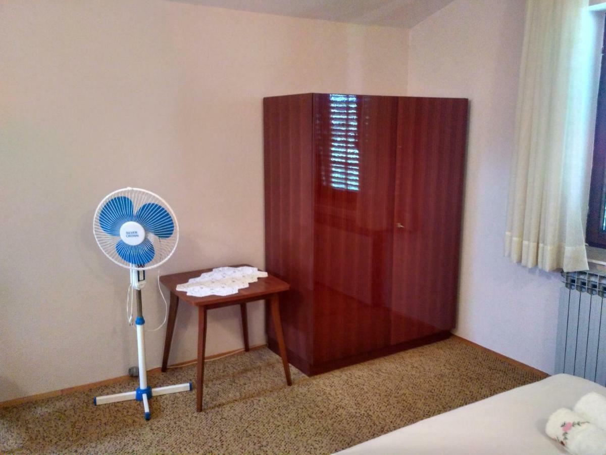 Apartmani Tonica ซูโกชัน ภายนอก รูปภาพ