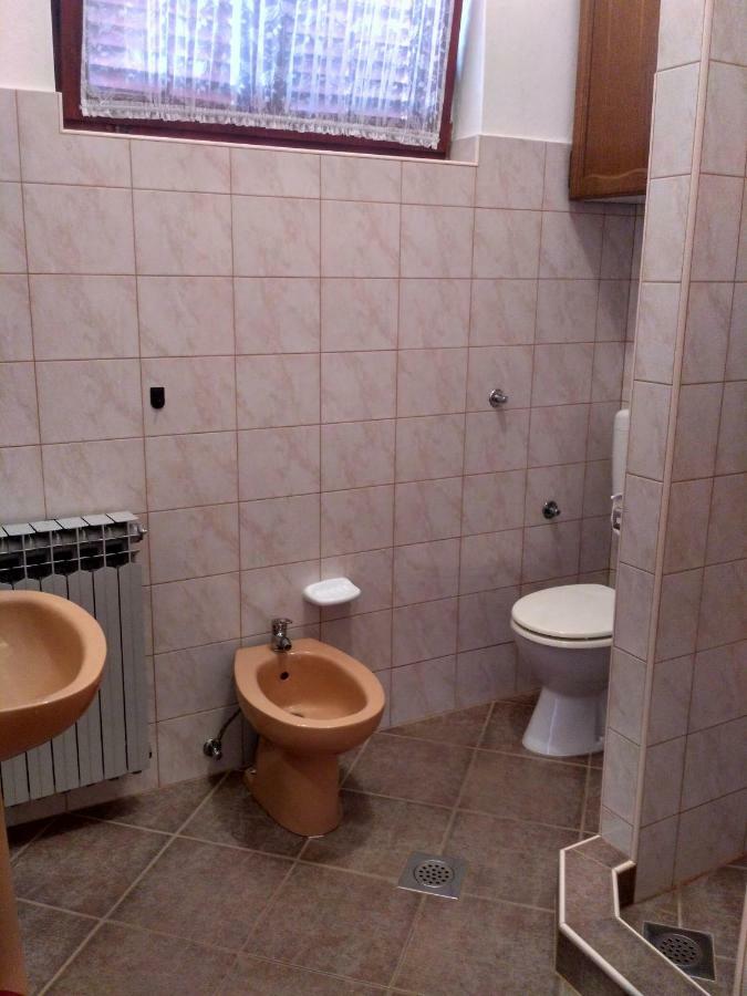 Apartmani Tonica ซูโกชัน ภายนอก รูปภาพ